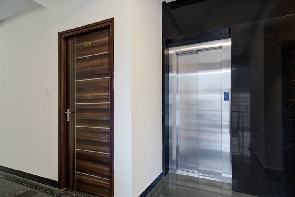 iROOMZ Botanica Luxury Living Space