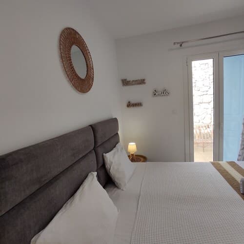 Modern Mykonos 2 Bd Aqua w shared Pool