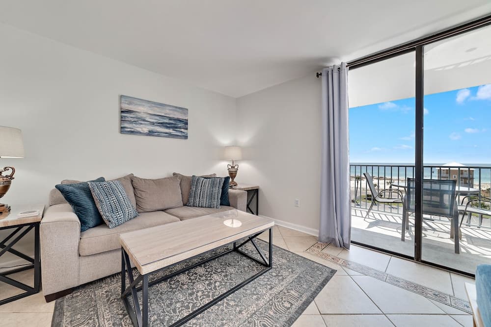 1br/1ba Sleeps 4 Near Beach w/ Breathtaking Ocean Views
