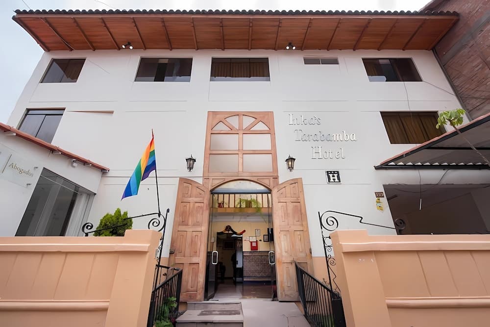 HOTEL INKAS TARABAMBA
