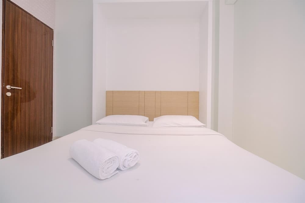 Cozy And Clean 2Br At Transpark Cibubur Apartment
