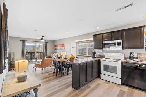Silver Lake Hideaway Chic 2 Bdr, Dog Friendly!