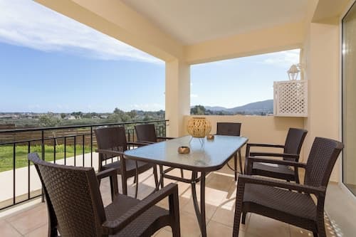 Altamira I 8 Guests With Veranda and Valley Views