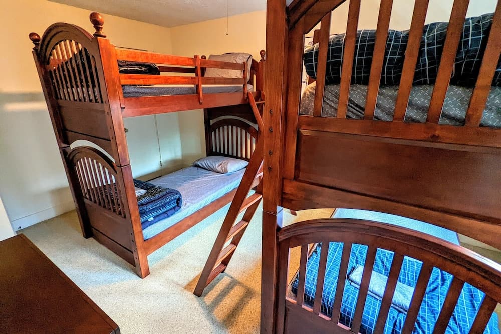 Alpine Allure by Avantstay Indoor Hot Tub, Game Loft, Enclosed Deck