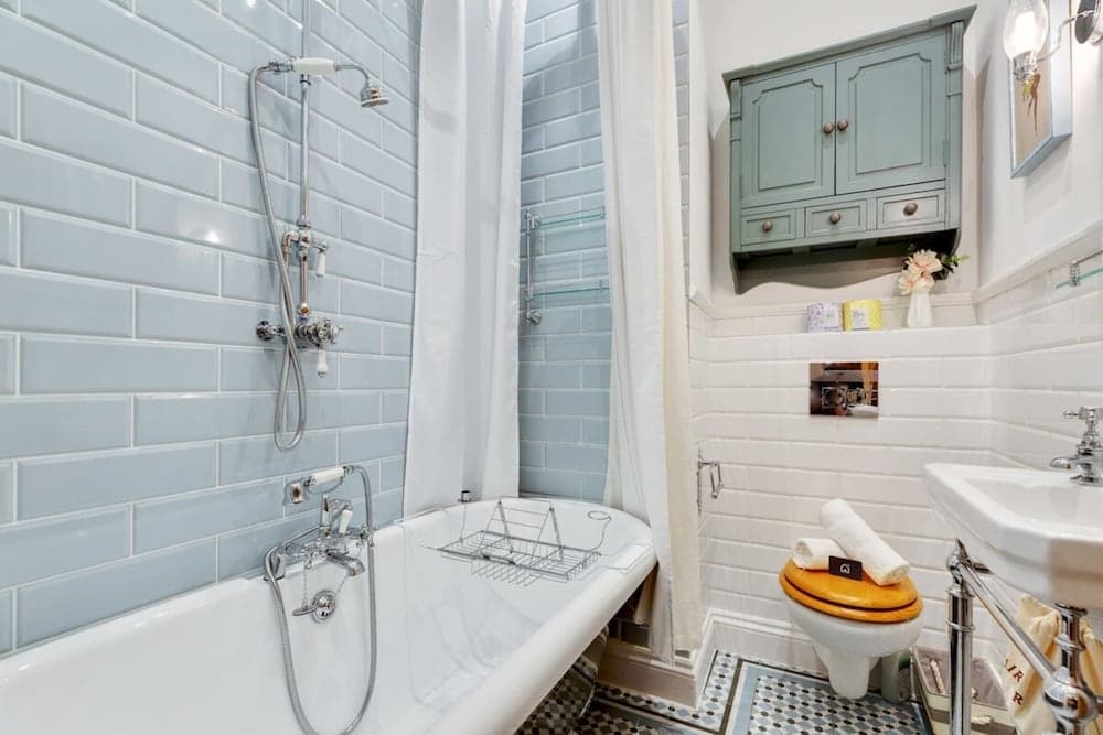 Bright Camberwell Georgian Apartment