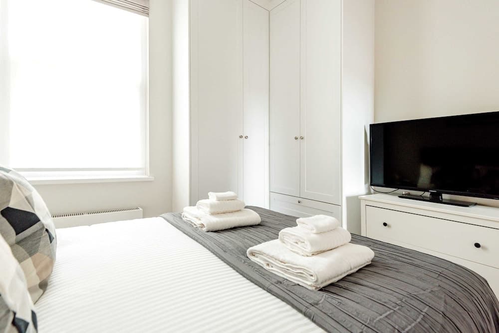 Lillie Road Residence I