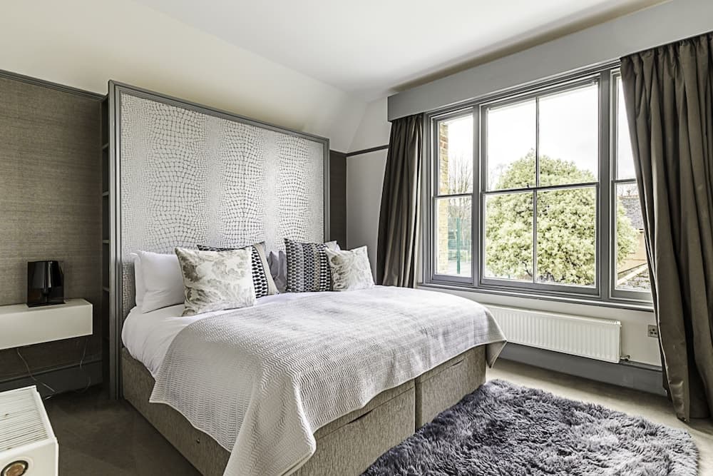 Woodlawn Manor House