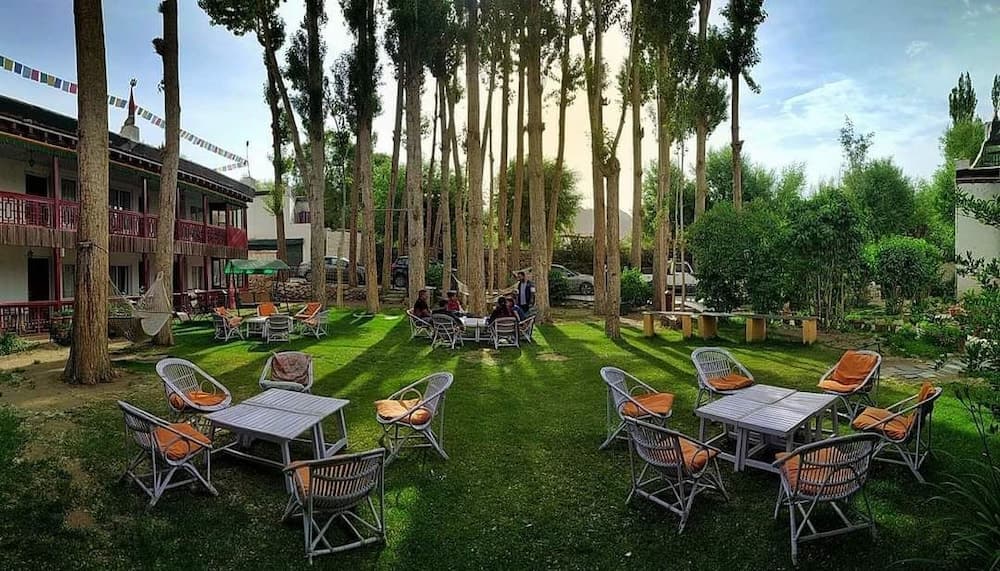 Açık havada yemek servisi