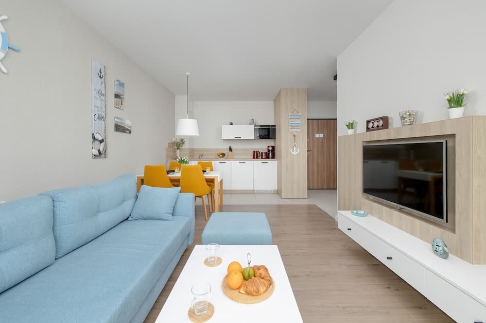 Coast Apartment With Balcony by Renters