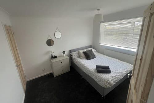 3-bed House Sleeps 5 - Smart Tv - Free Parking