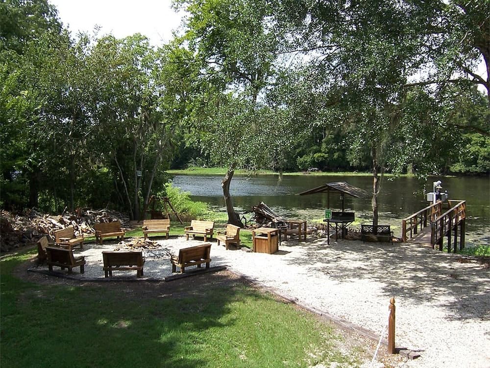 Riverside Lodge Resort