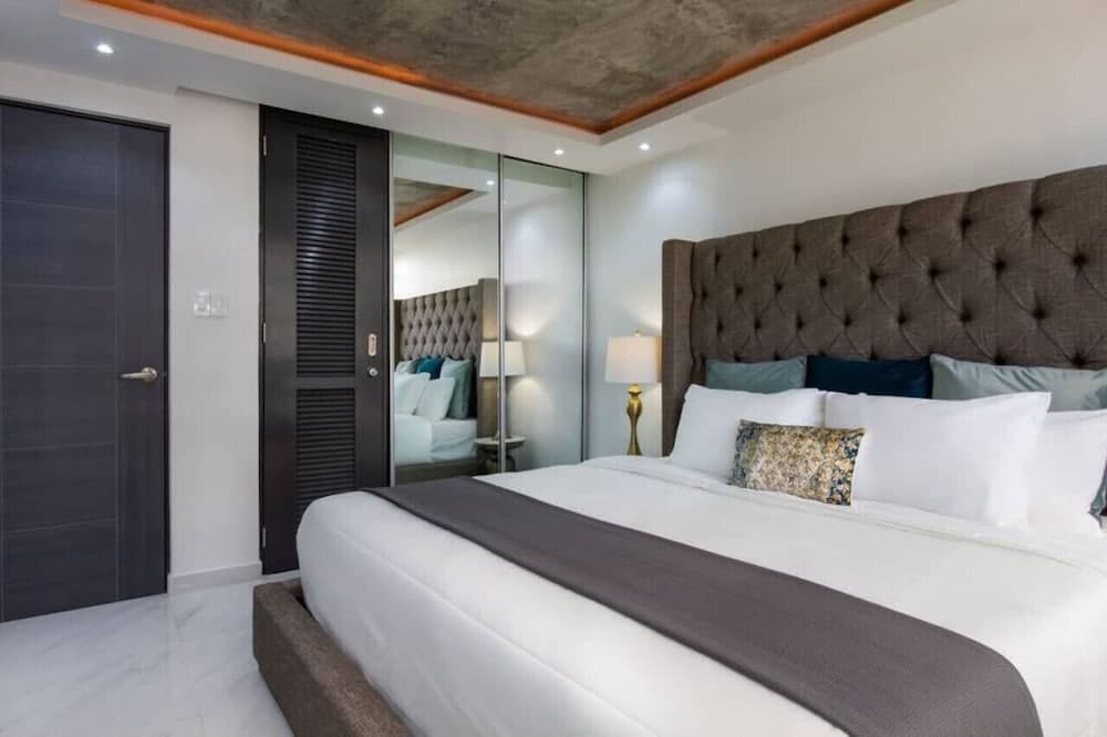 Esperanza Beach 2BDR 2B Oceanfront Pool