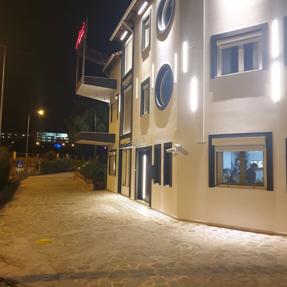 Konaklama yerinin ön cephesi