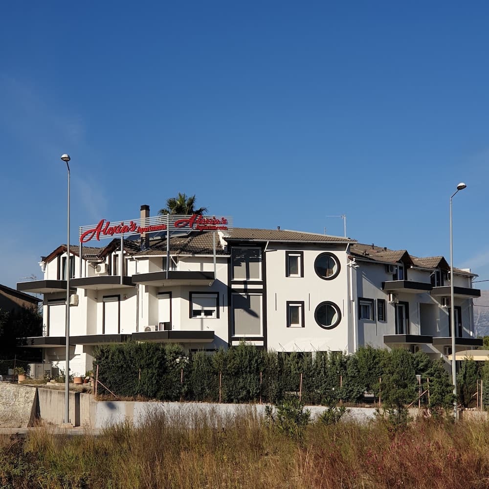 Konaklama yerinin ön cephesi