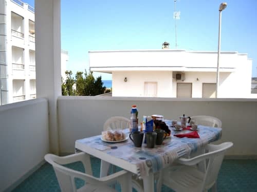 Charming Holiday Home in San Foca, Italy - Perfect for Families