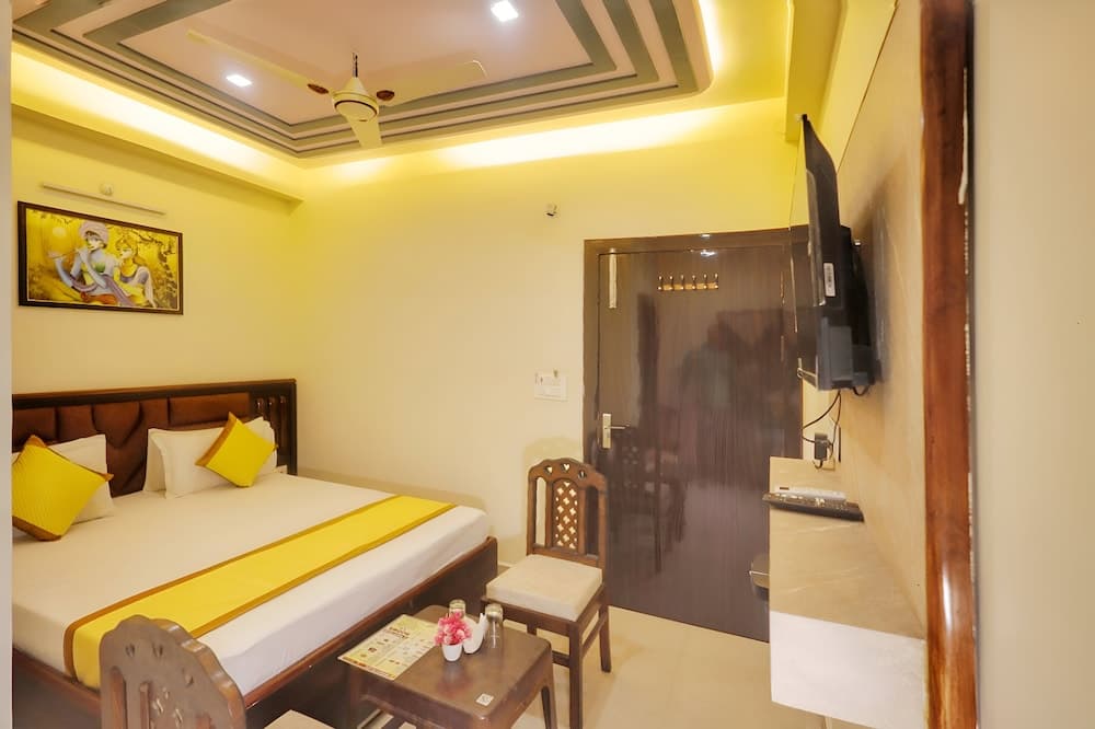 Hotel Pragati palace