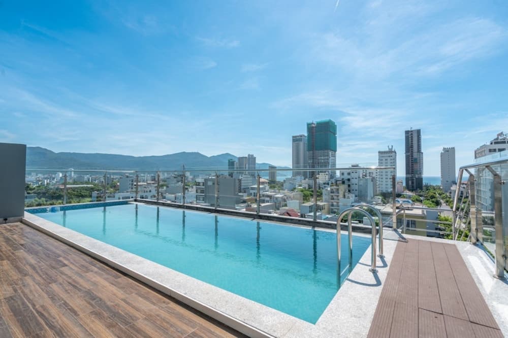 Rose Sea Hotel & Apartment