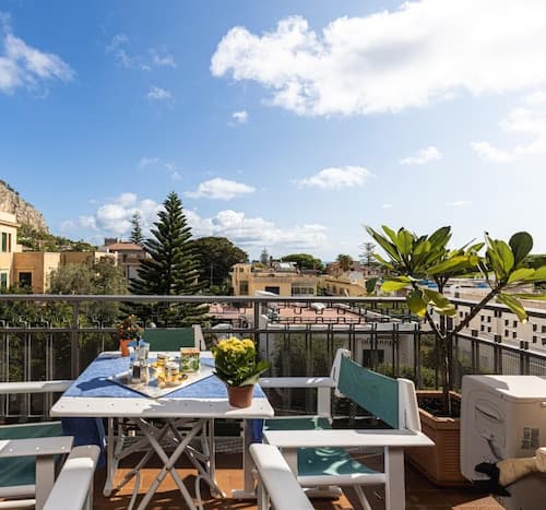 Olga s Apartment in Mondello by Wonderful Italy