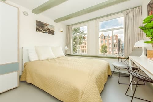 Red Ox - Super Central Canal View Rooms