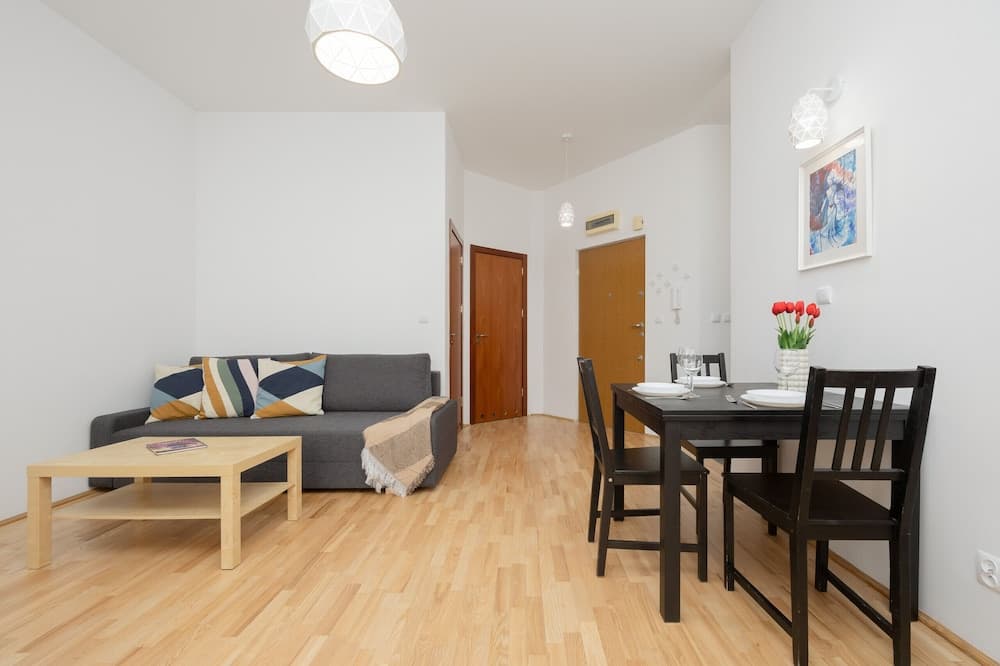 Cozy Apartment With Balcony by Renters