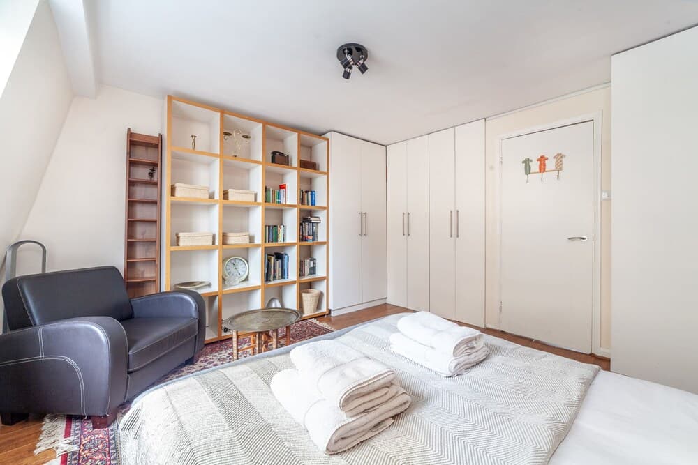 Stylish and Sleek Kensington Apartment