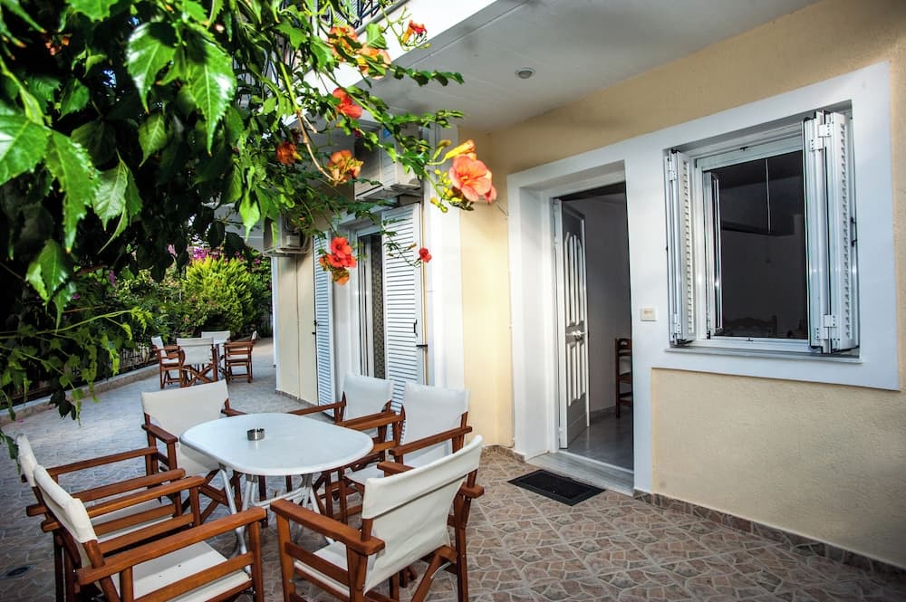 Captain Georgio Apartments