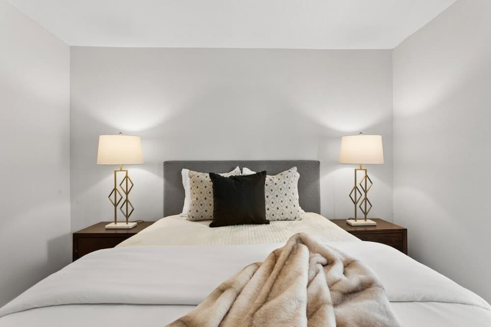 University Serenity Suites 15th