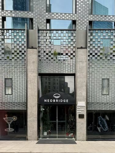 Neobridge Hotel
