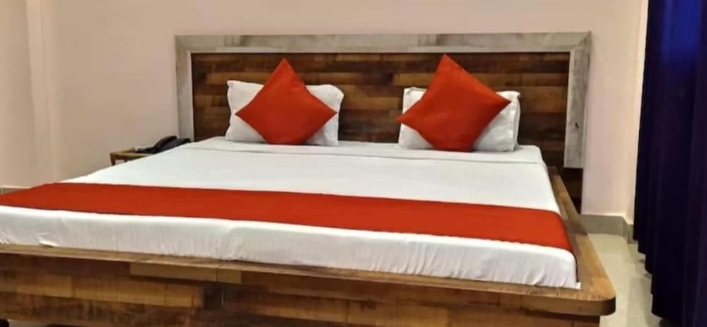 Goroomgo Kunj Residency Mathura