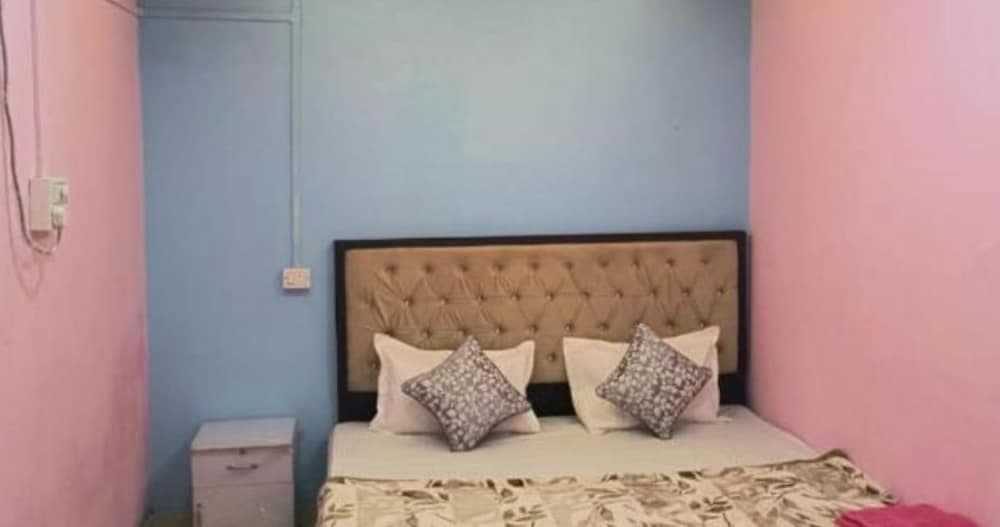 Goroomgo Rainbow Residency Varanasi