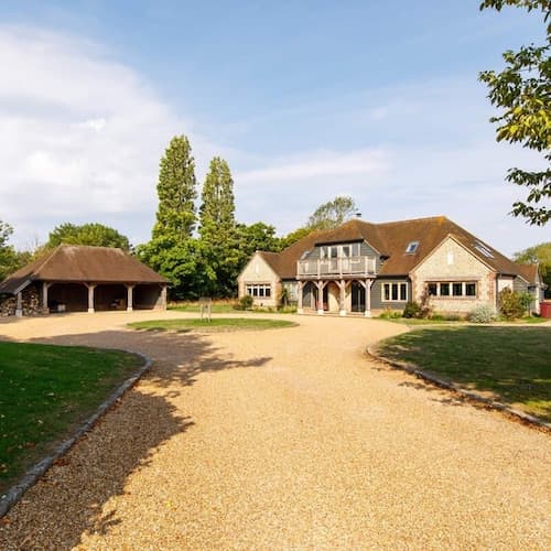 Secluded Barn Style Home With hot tub - Sleeps 12