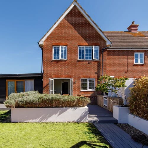 Newly Refurbished Seaside Escape - 5 Mins to Beach