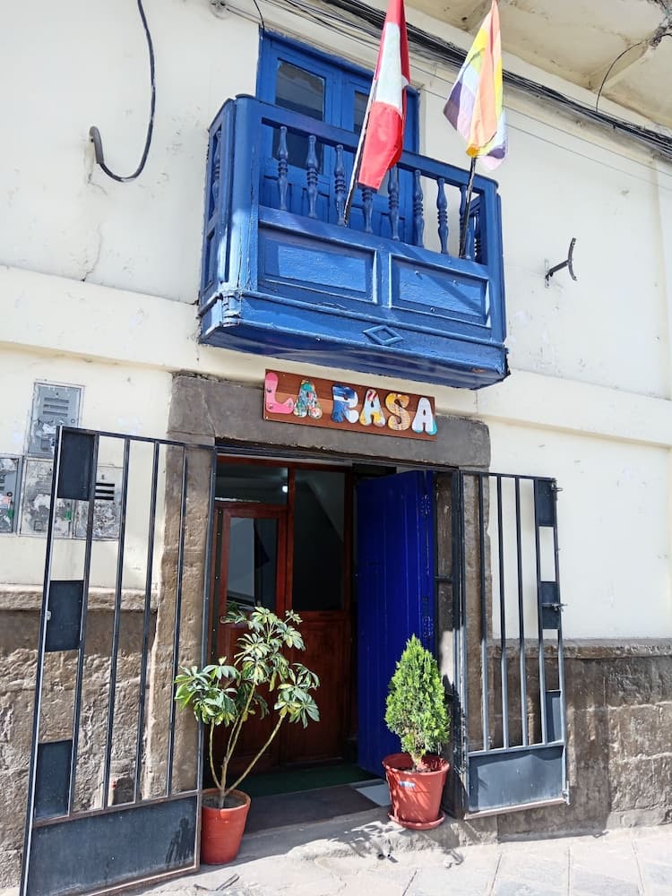 HOSTAL LA RASA