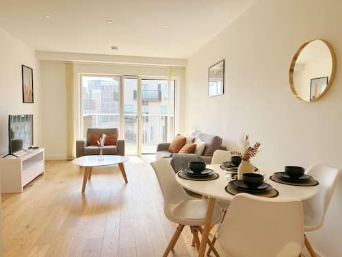 Newham - Apartment - Sleeps 2 - Great Location