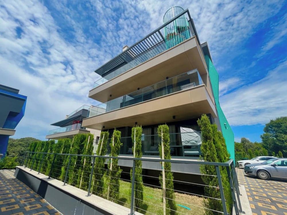 Zados Luxury Residence