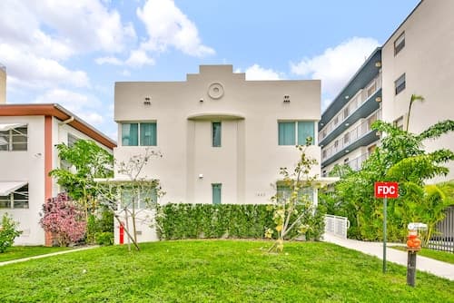 West Deco Boutique Apartments