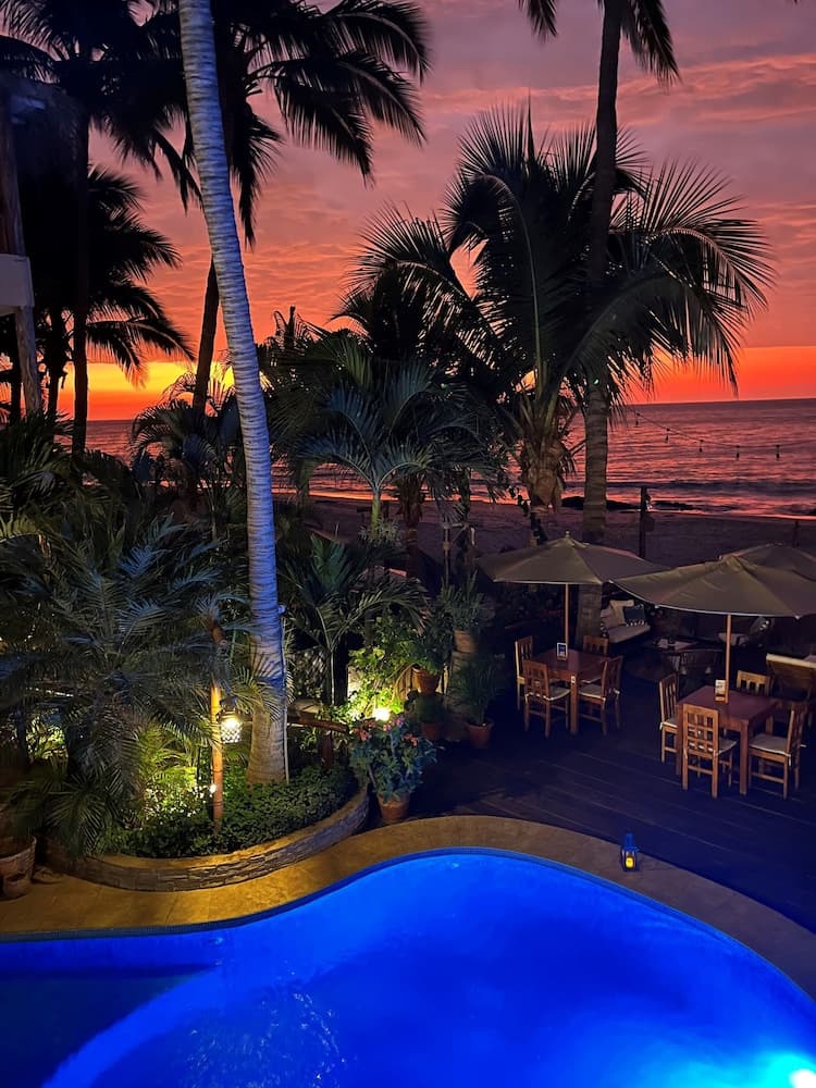 LOS CORALES