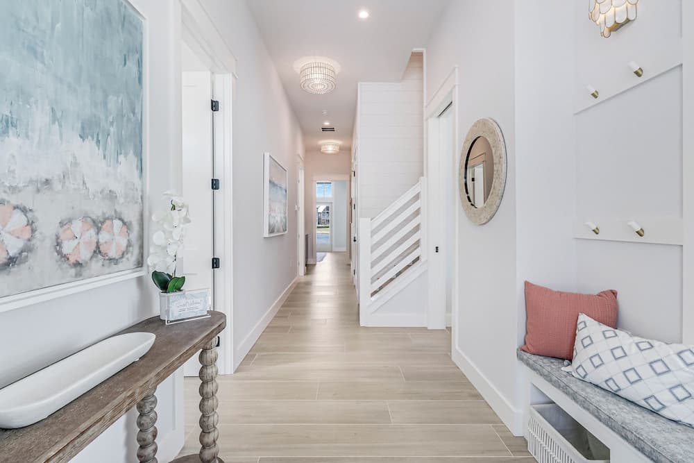 Lakeside Luxury 230 LAK