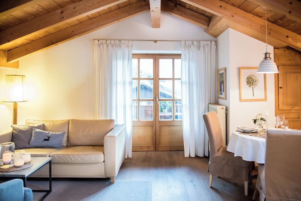 Haus Lesch - Stilvolle Appartements mit tollem Bergblick in Kreuth am Tegernsee