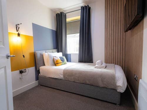 Two Bedrooms Near Hillsborough