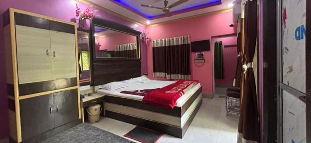 Goroomgo Morning Moon Bhimtal