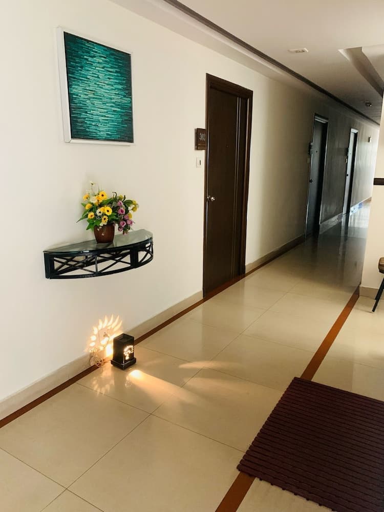 iROOMZ Sree Hotel Suncity