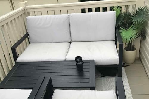 Caravan - Sleeps 8 - Decking - Pets Ok - Parking