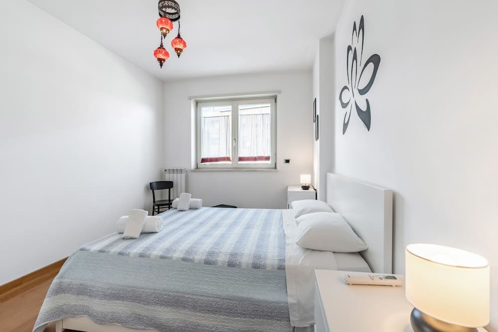 Portuense 107- Bright Flat