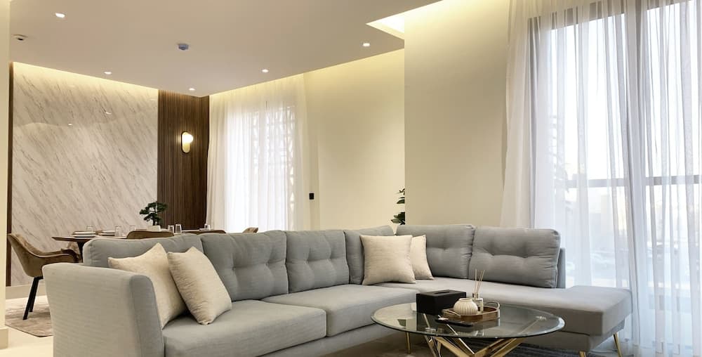 Tawun A1-8 Royal touch Balcony GZ41