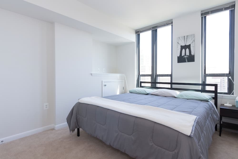 Pentagon Luxe Apartments