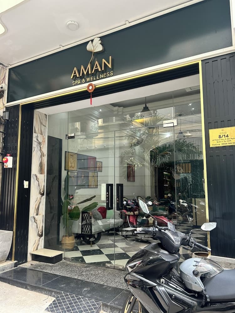 New HoLo Le Thanh Ton SaiGon