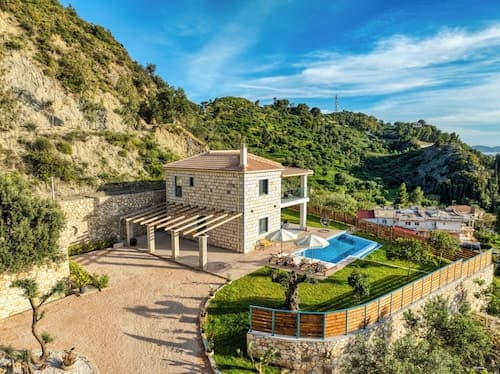 Villa Celestia Sleeps 6 With Pool