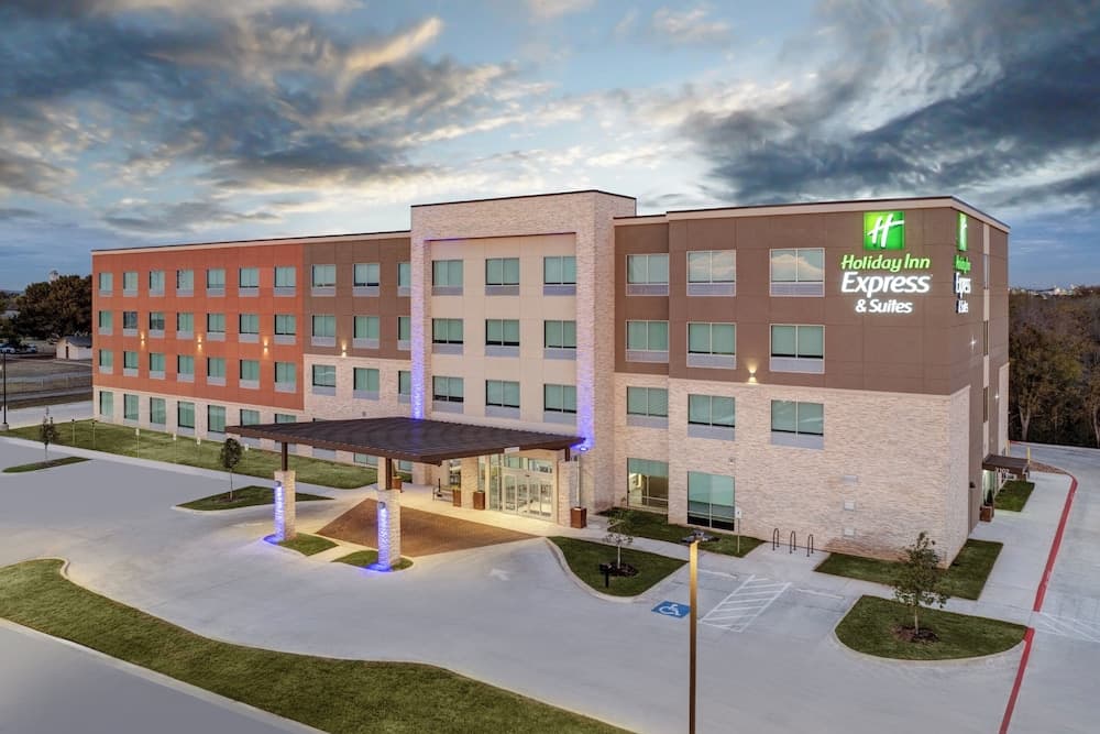Holiday Inn Express & Suites Austin Airport East by IHG
