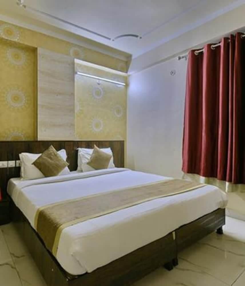 Fabhotel Sky Heights